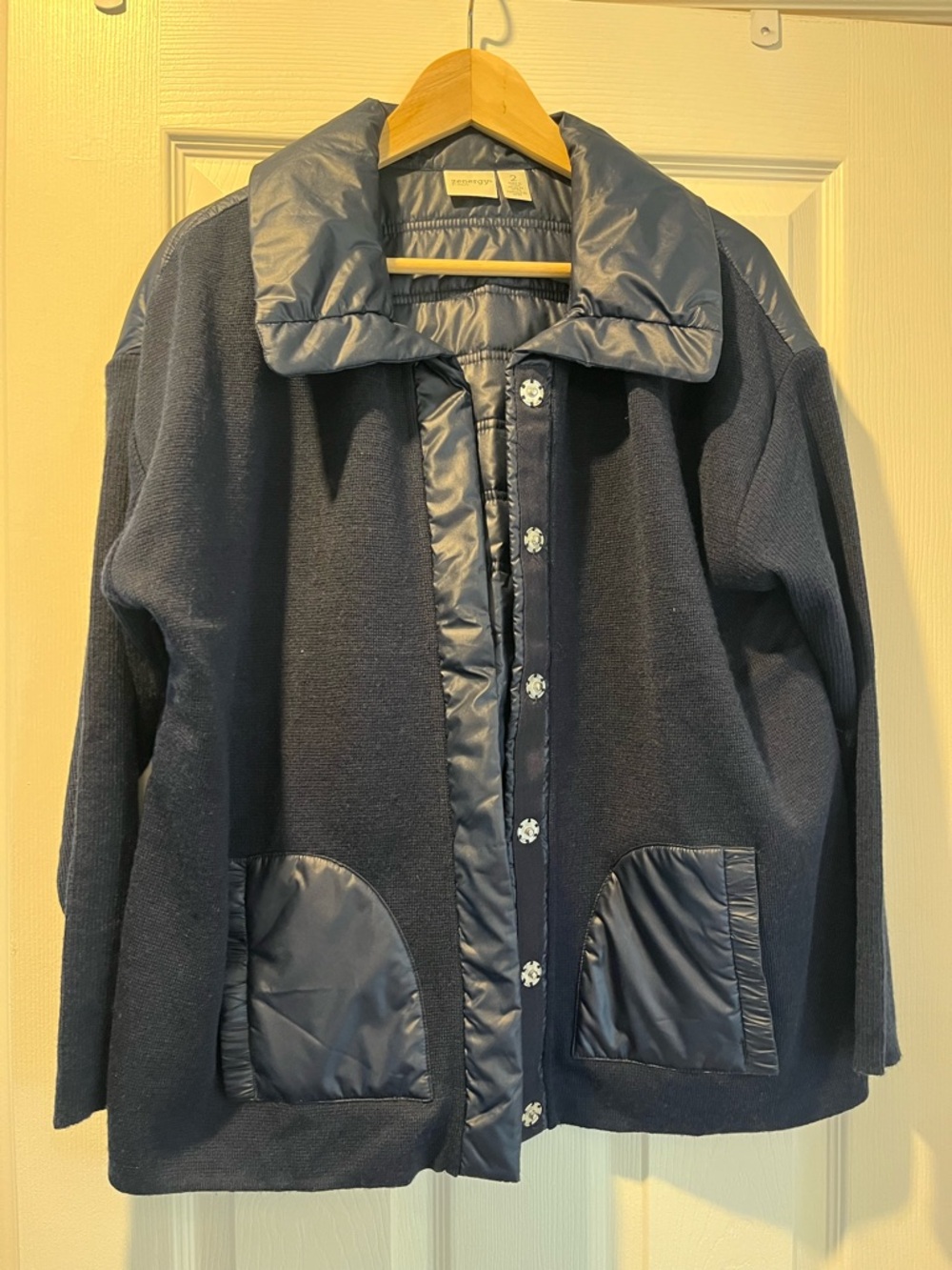 Chico’s Zenergy Navy Jacket Perfect for Spring Size 2